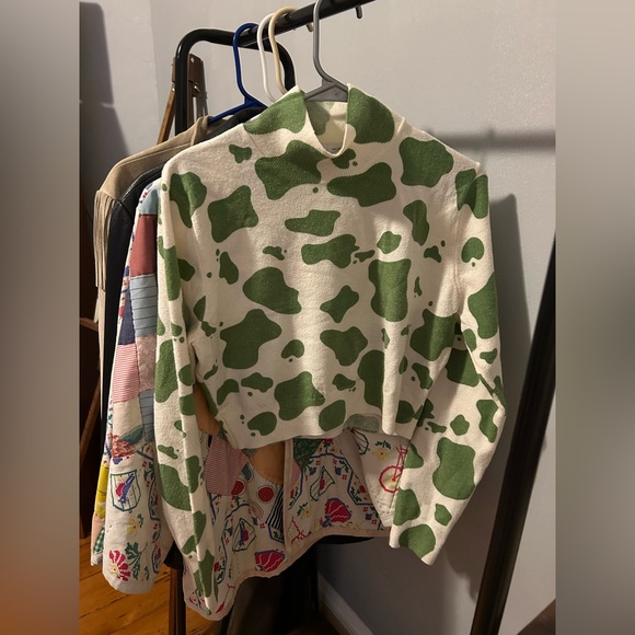 Zara Sweaters - Zara cropped Green and White Cow Patterned Sweater